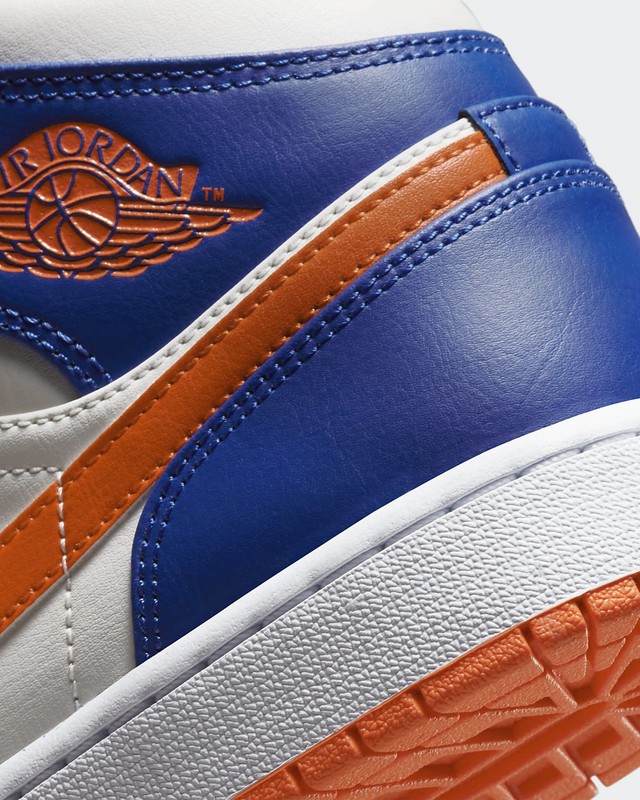 Knicks air hotsell jordan 1